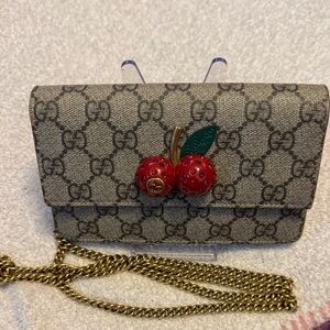 Gucci Beige Cherry Motif Clutch/ Certificate of authenticity